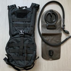 *Never Used* Camelbak Ambush 100oz Hydration Pack